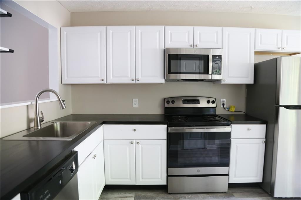 OLD FARM PLACE - Residential Lease