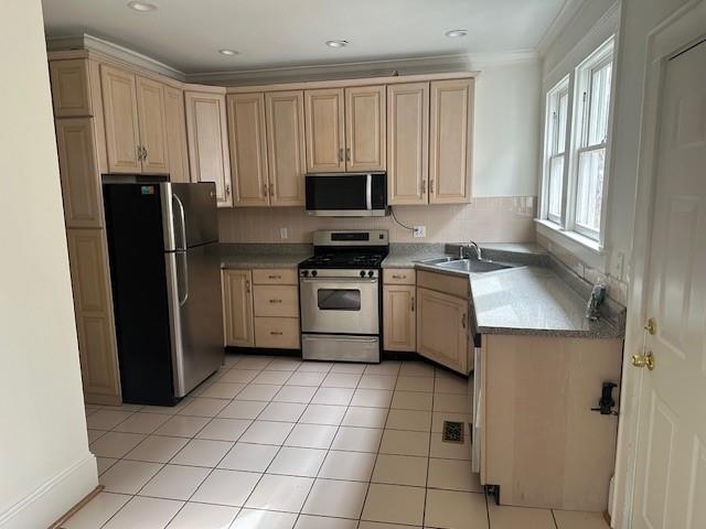 703 Penn Avenue NE 1