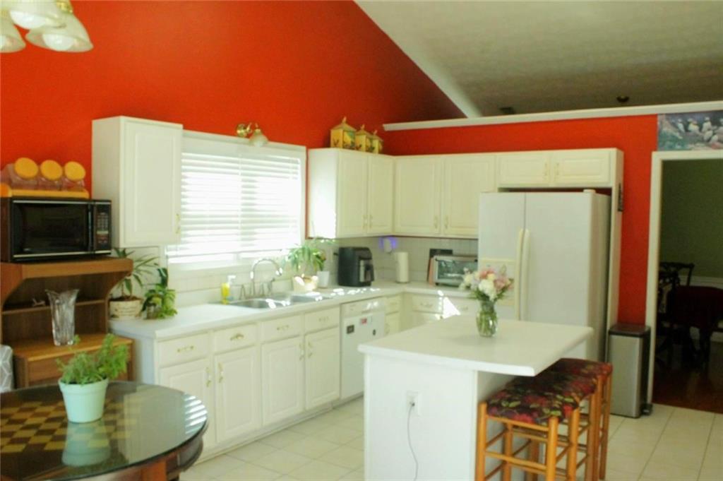 1240 Thomas Palmer Court