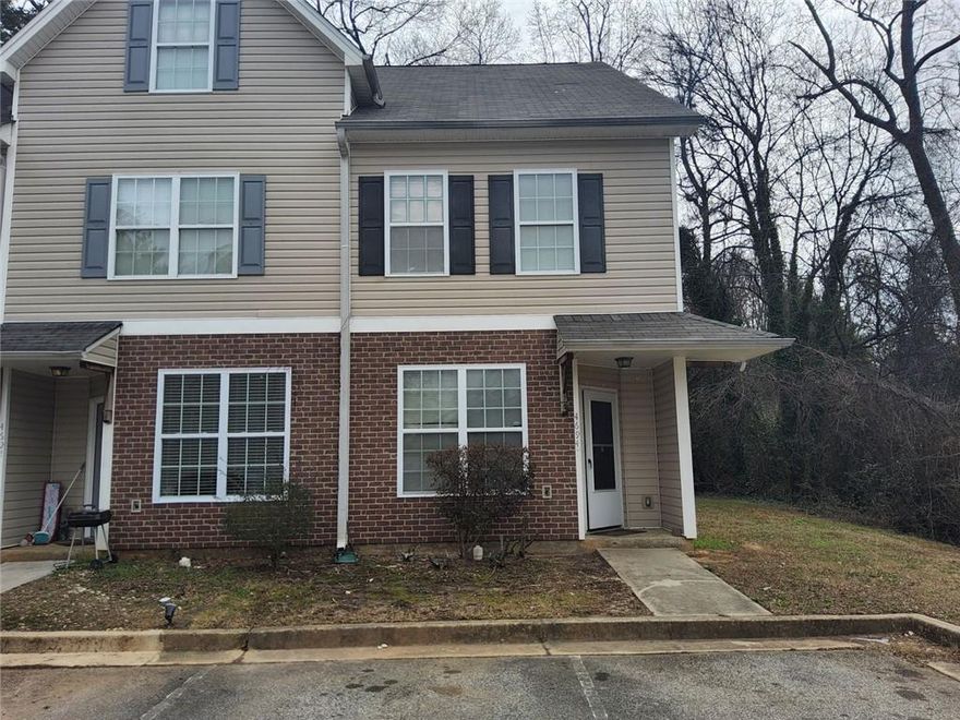 EXTREMELY NICE THREE-LEVEL TOWNHOME NEAR EXPRESSWAY SYSTEMS, HARTSFIELD/JACKSON AIRPORT, CLAYTON STATE UNIVERSITY, SOUTHERN REGIONAL HOSPITAL, AND SHOPPING. EASY ACCESS TO DOWNTOWN ATLANTA. 3 BEDROOMS AND 2.5 BATHS, this property is poised to cater to your every need. Don't miss the opportunity to make this incredible house your home!