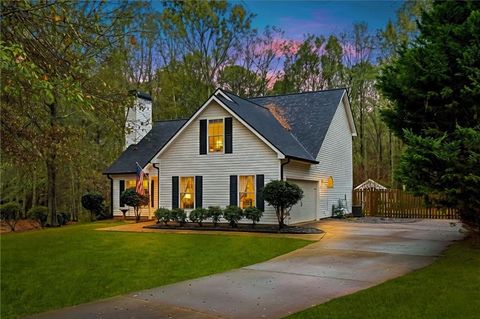 Homes For Sale - 5 Riverside Drive<br/> Sharpsburg, GA 30277