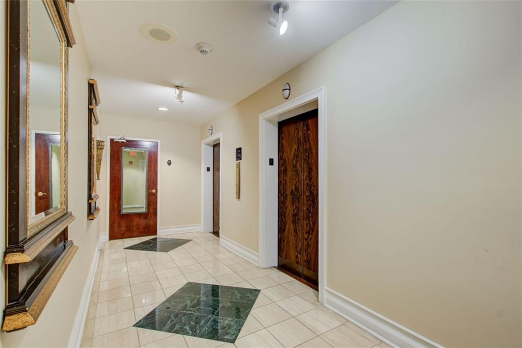 32 PEACHTREE Street NW 1102