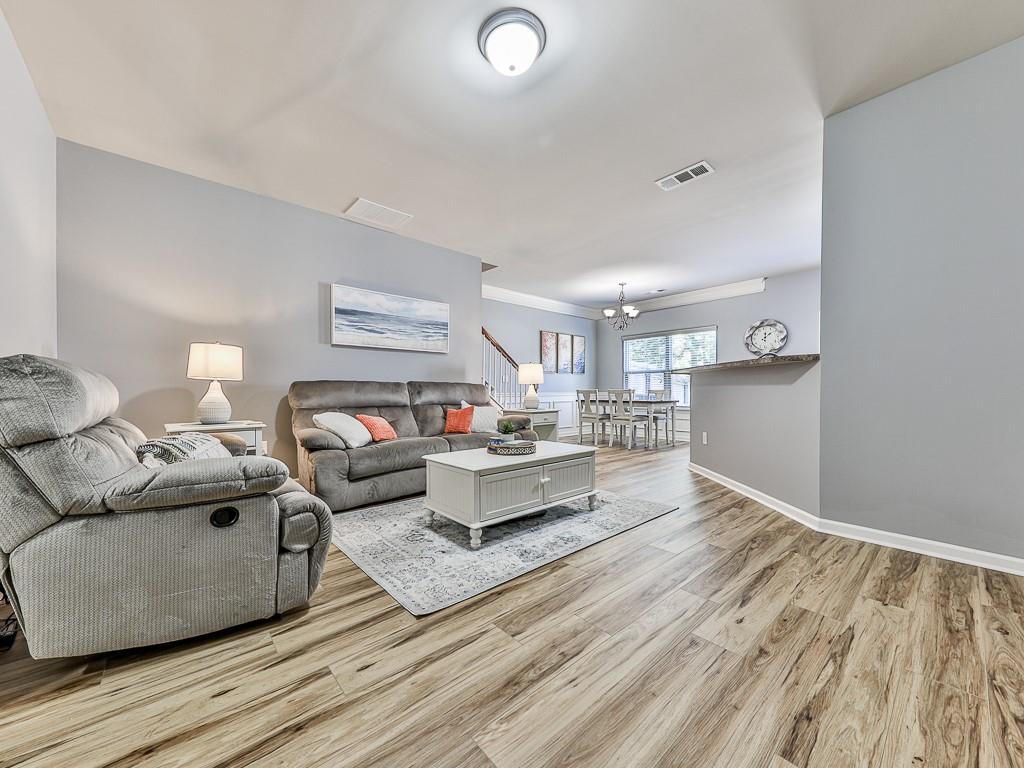 577 Oakside Place