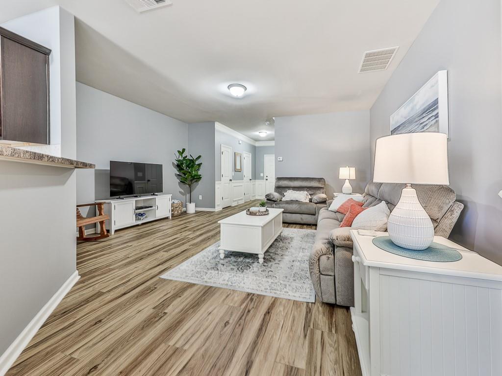 577 Oakside Place