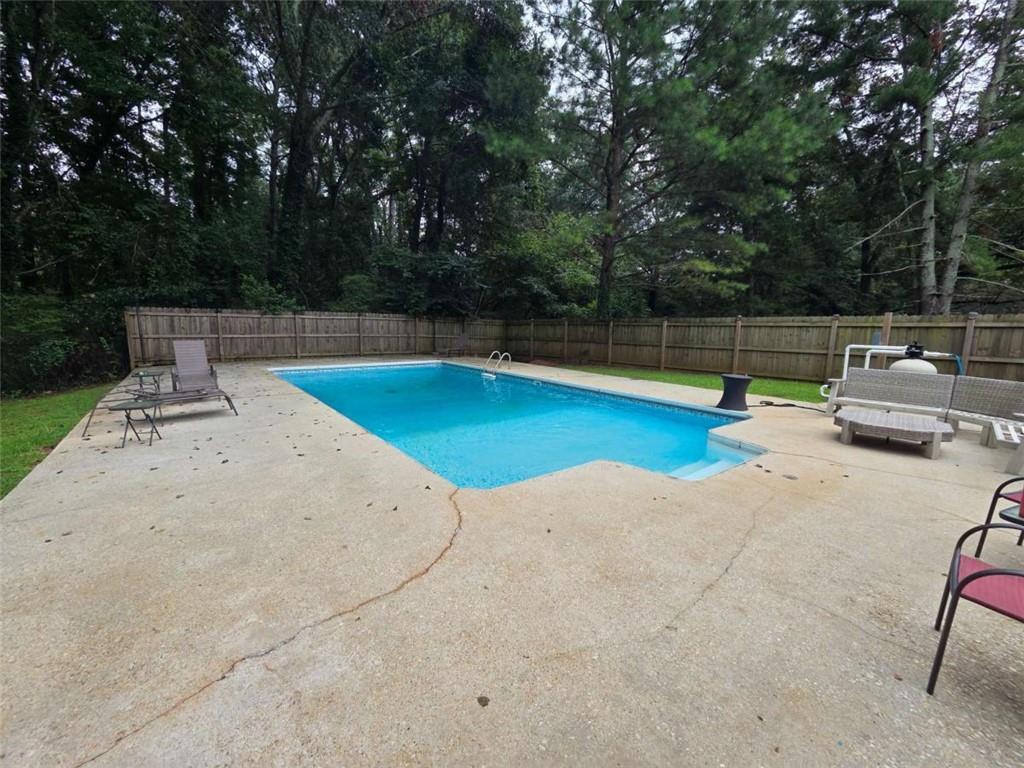 610 S Hairston Road S