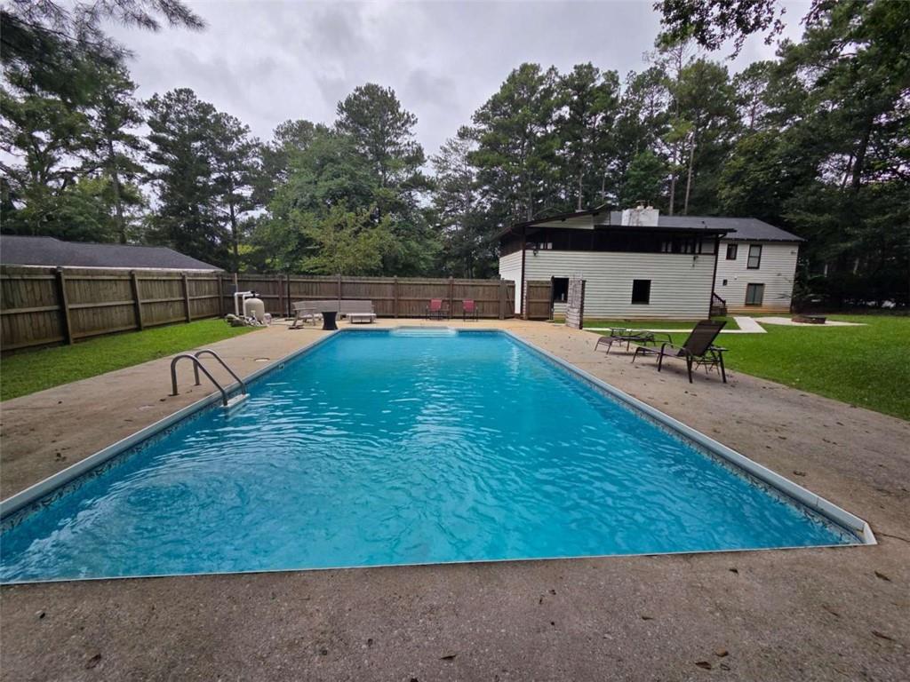 610 S Hairston Road S