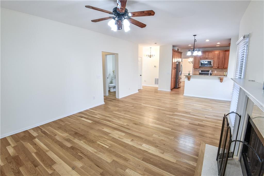 1865 Oak Tree Hollow