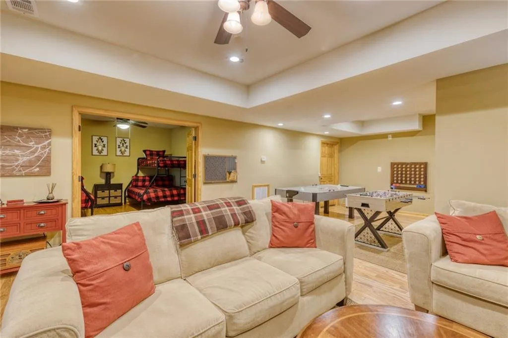 Ellijay, Georgia 30540, United States, 4 Bedrooms Bedrooms, ,3 BathroomsBathrooms,Residential,Active,41248