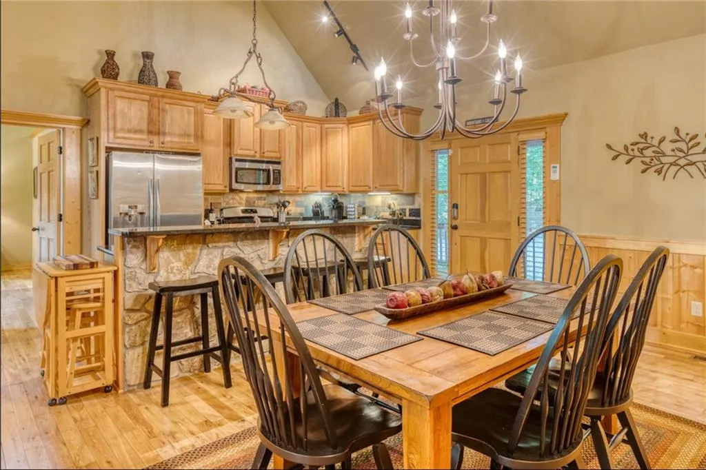 Ellijay, Georgia 30540, United States, 4 Bedrooms Bedrooms, ,3 BathroomsBathrooms,Residential,Active,41248