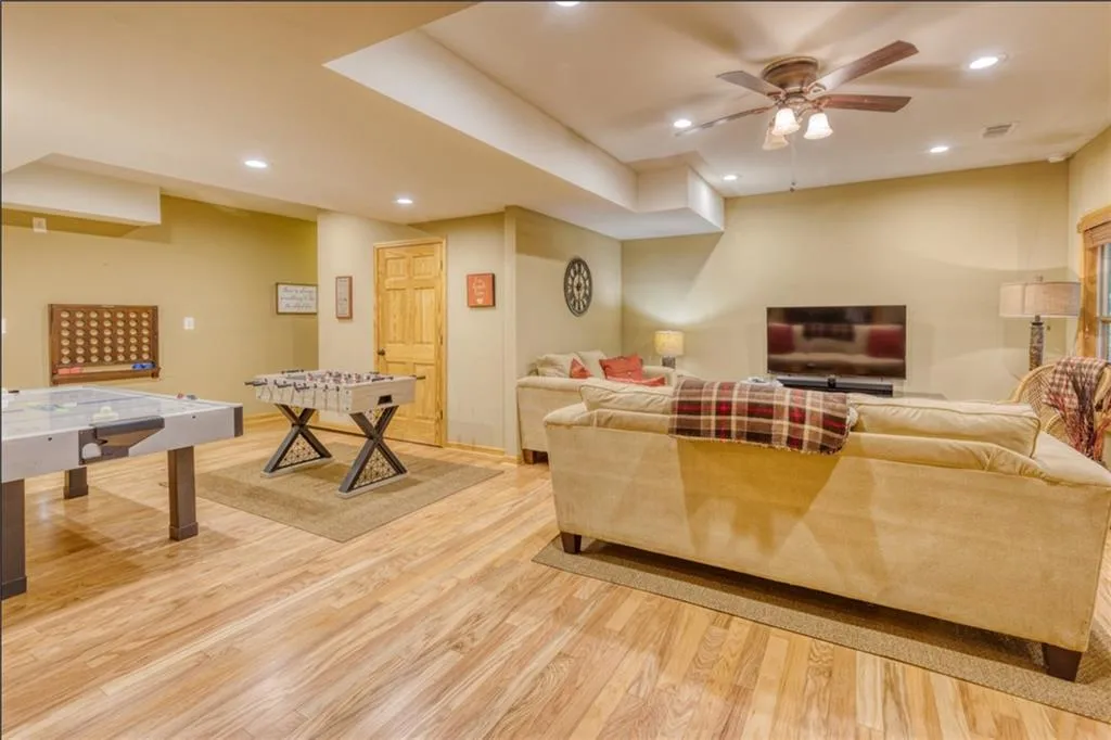 Ellijay, Georgia 30540, United States, 4 Bedrooms Bedrooms, ,3 BathroomsBathrooms,Residential,Active,41248