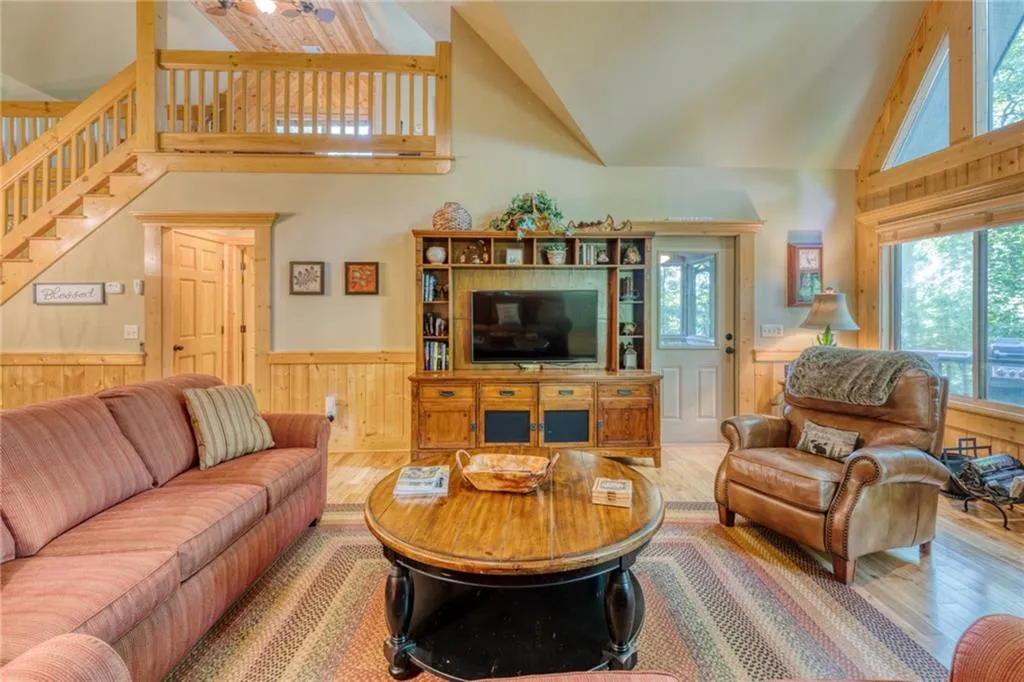 Ellijay, Georgia 30540, United States, 4 Bedrooms Bedrooms, ,3 BathroomsBathrooms,Residential,Active,41248