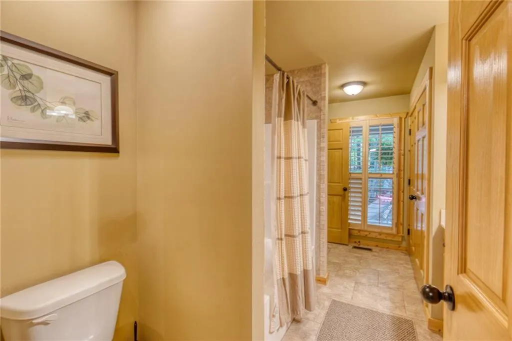 Ellijay, Georgia 30540, United States, 4 Bedrooms Bedrooms, ,3 BathroomsBathrooms,Residential,Active,41248