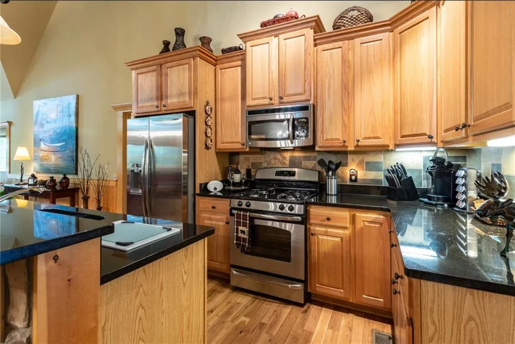 Ellijay, Georgia 30540, United States, 4 Bedrooms Bedrooms, ,3 BathroomsBathrooms,Residential,Active,41248