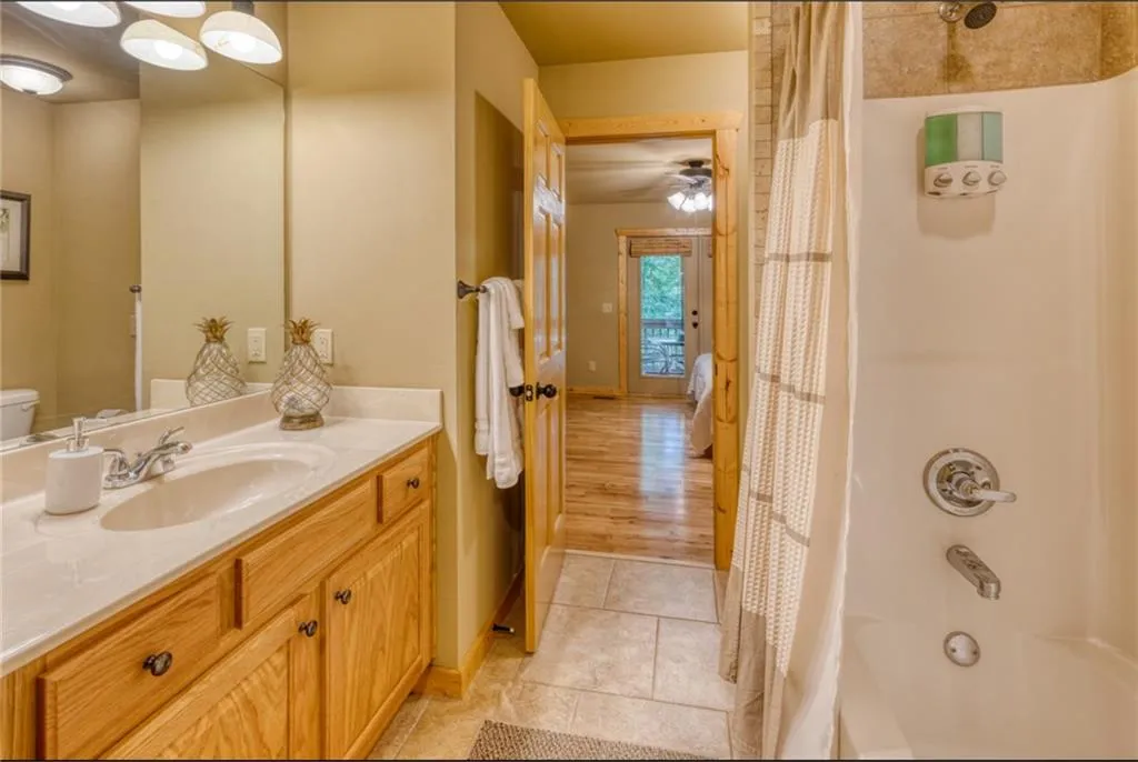 Ellijay, Georgia 30540, United States, 4 Bedrooms Bedrooms, ,3 BathroomsBathrooms,Residential,Active,41248