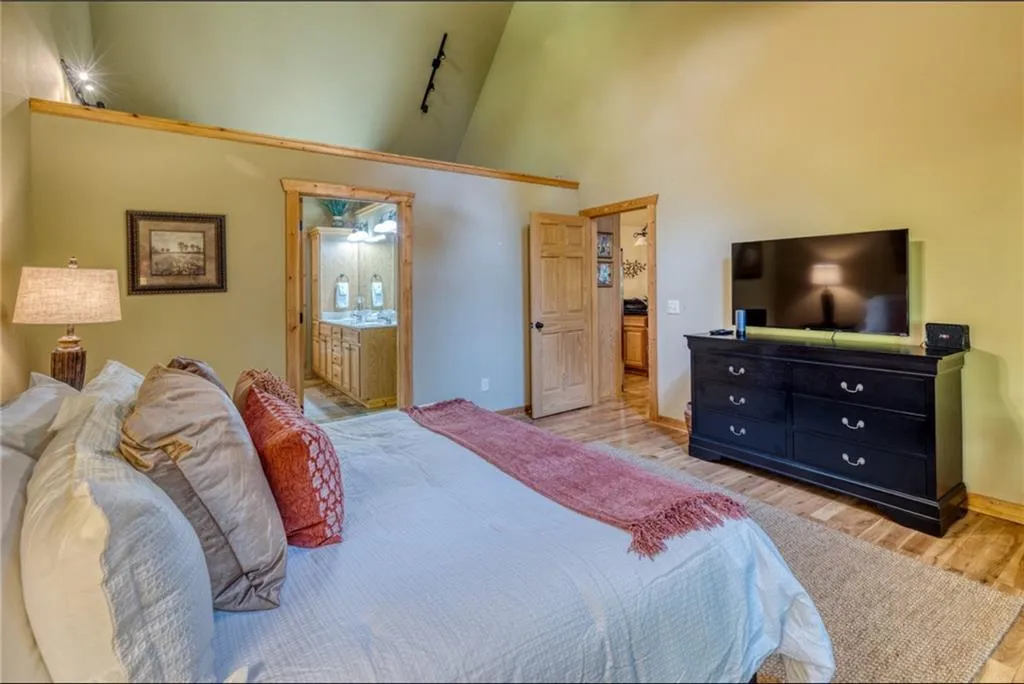 Ellijay, Georgia 30540, United States, 4 Bedrooms Bedrooms, ,3 BathroomsBathrooms,Residential,Active,41248