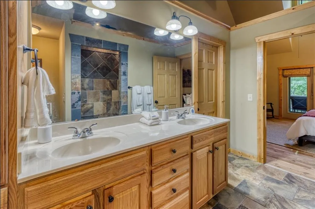 Ellijay, Georgia 30540, United States, 4 Bedrooms Bedrooms, ,3 BathroomsBathrooms,Residential,Active,41248