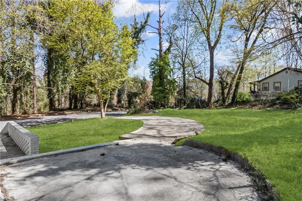 175 Holly Road NW
