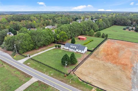 A home in Dacula