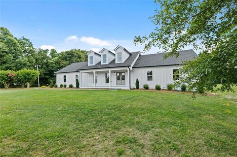 A home in Dacula