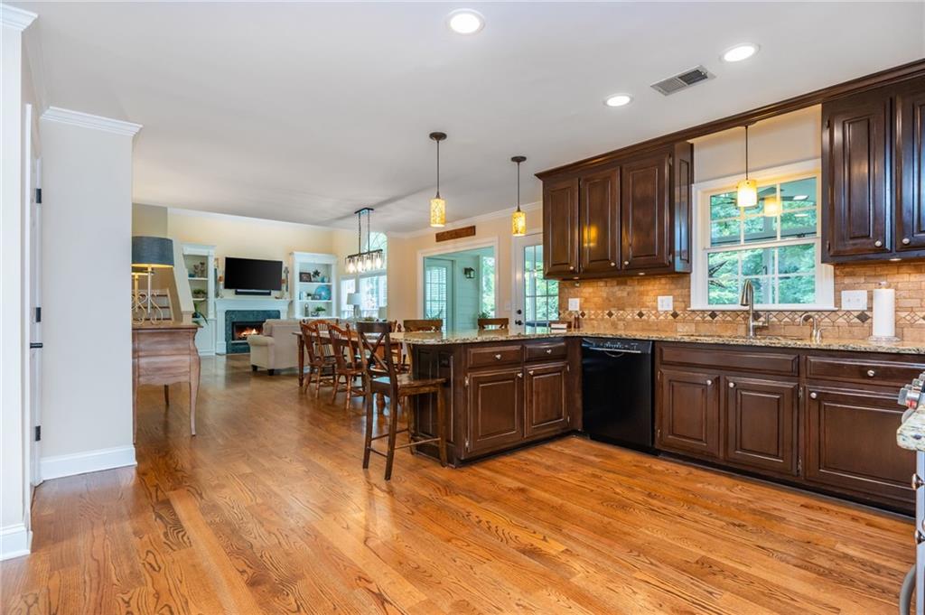 594 Delphinium Boulevard NW