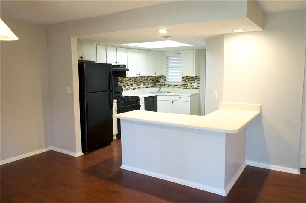 2211 Surrey Court, Marietta, Georgia image 3