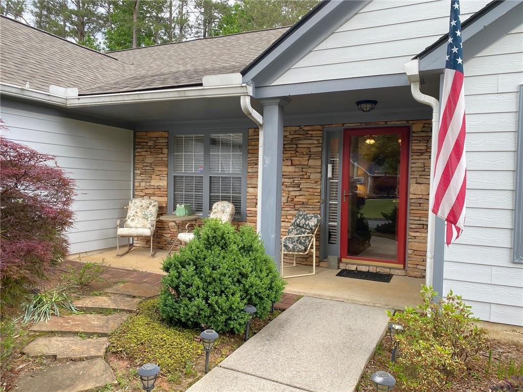 5298 Autumn Run Drive, Powder Springs, Georgia image 2