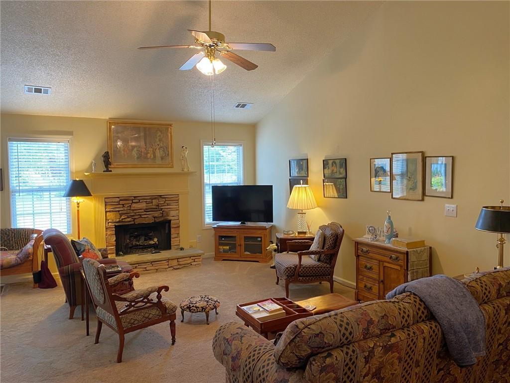 5298 Autumn Run Drive, Powder Springs, Georgia image 9