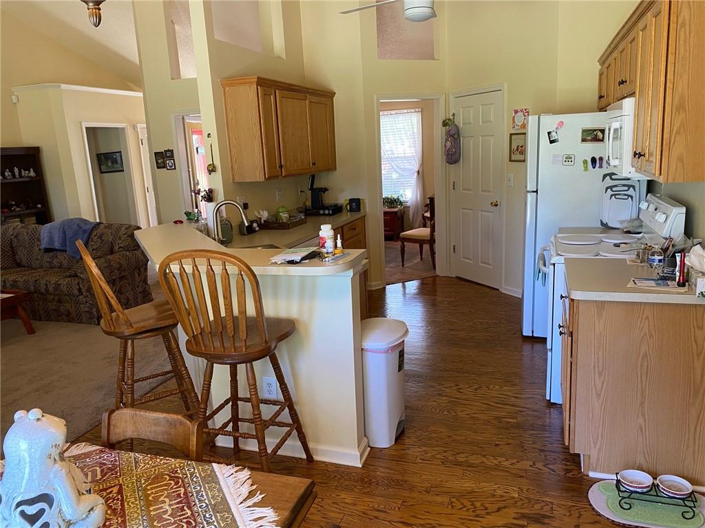 5298 Autumn Run Drive, Powder Springs, Georgia image 7