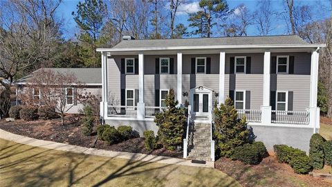 Homes For Sale - 100 Smokerise Trace<br/> Peachtree City, GA 30269