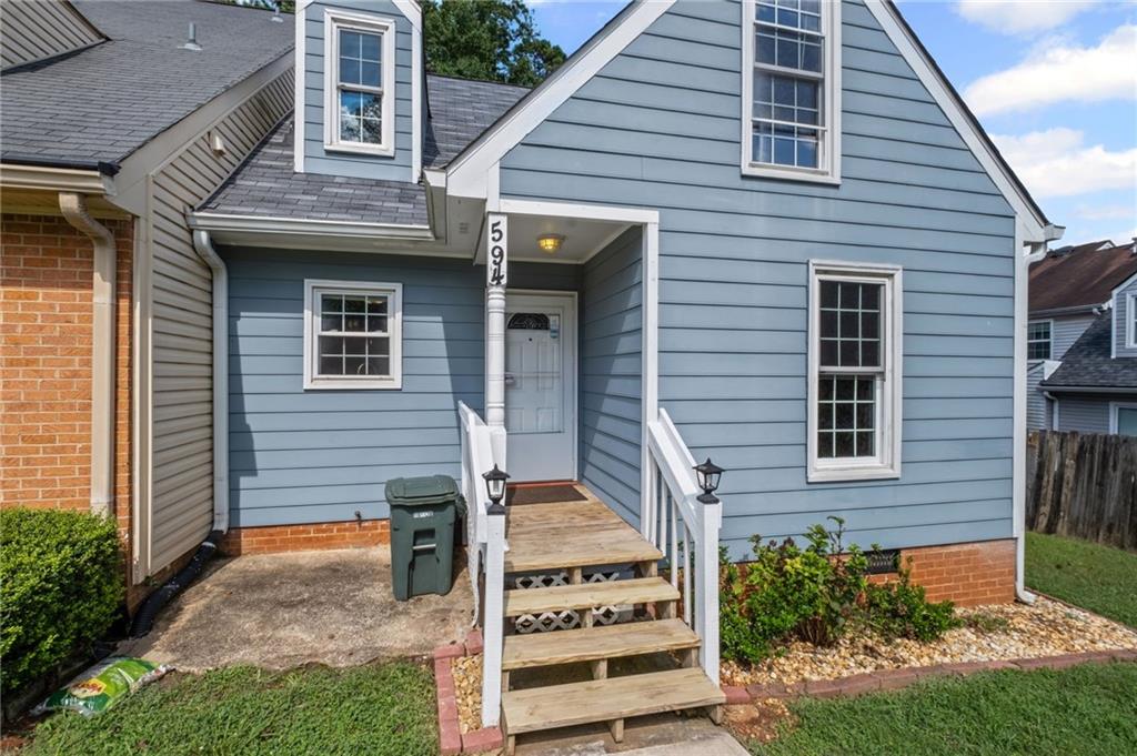 594 Manning Road SW