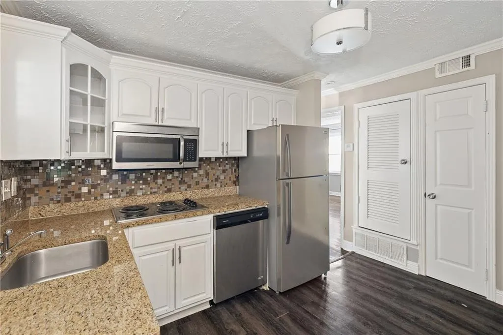 Atlanta, Georgia 30305, United States, 1 Bedroom Bedrooms, ,1 BathroomBathrooms,Residential,Active,85237