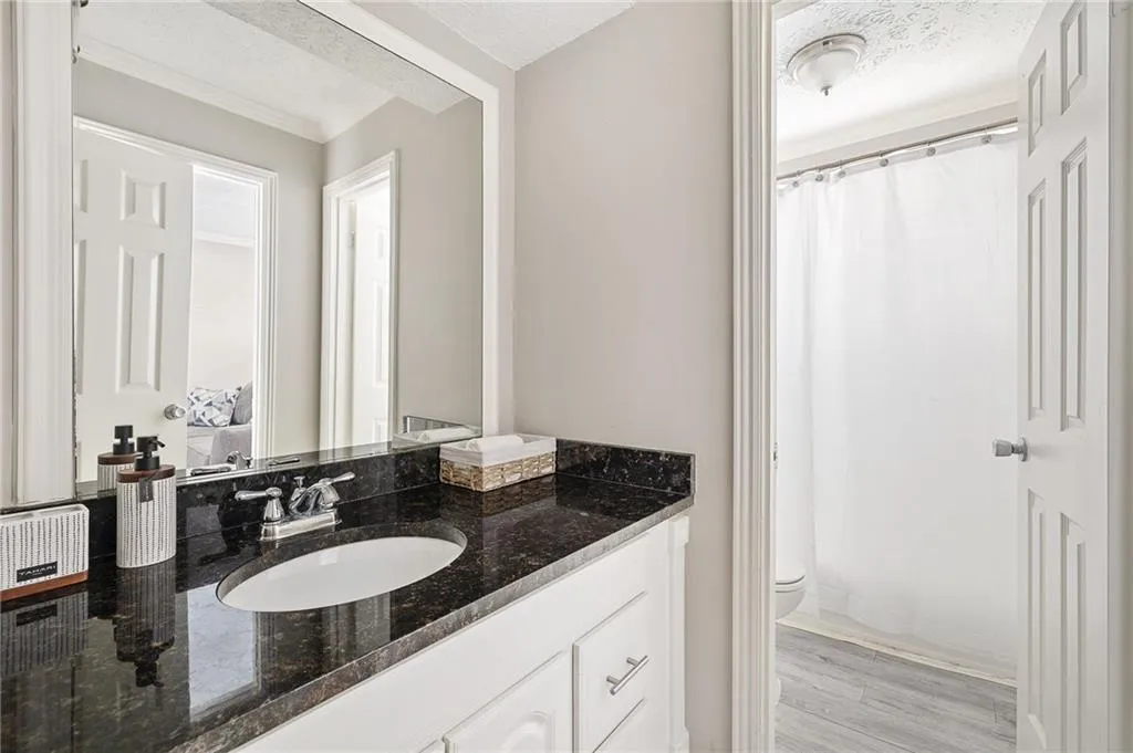 Atlanta, Georgia 30305, United States, 1 Bedroom Bedrooms, ,1 BathroomBathrooms,Residential,Active,85237