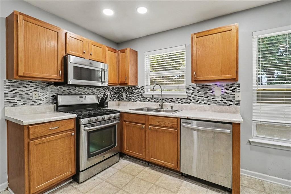 3032 Berthas Overlook