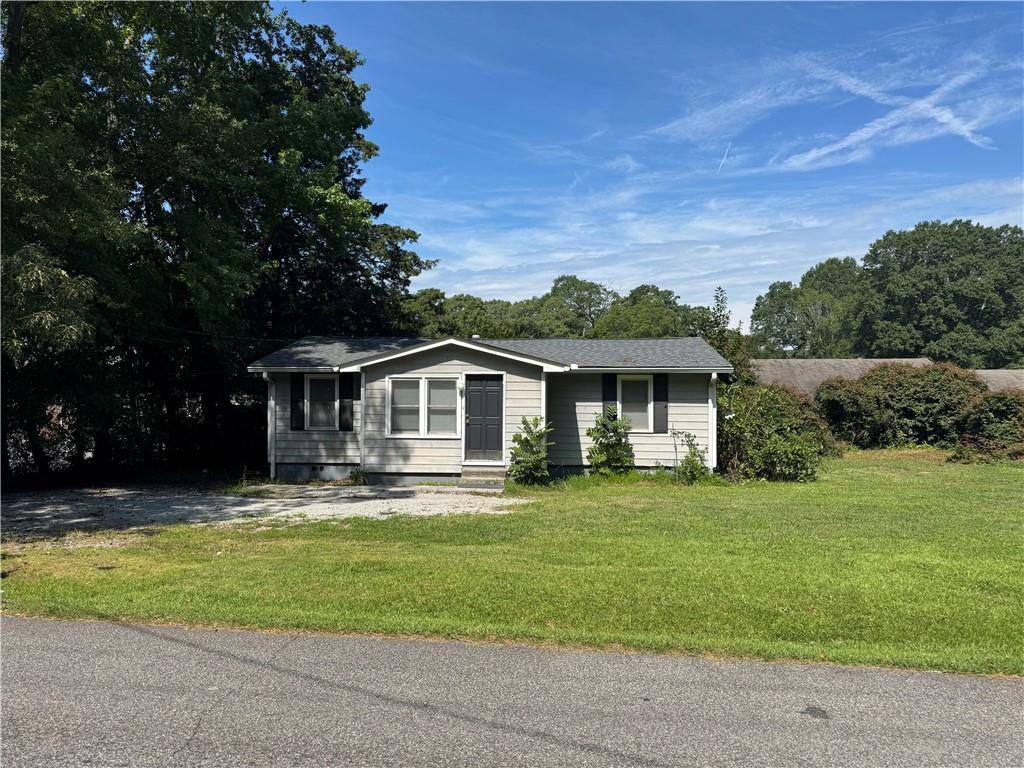 Unbeatable Location & Value in Atlanta - Just Minutes from the Airport!
Welcome to this charming 3-bedroom, 1-bath home located less than 10 minutes from Hartsfield-Jackson Atlanta
International Airport - perfect for frequent travelers or anyone seeking a quick commute into the city! Freshly painted
and move-in ready, this home features a beautifully renovated kitchen with new vinyl flooring, plus original
hardwoods throughout the rest of the living space. Enjoy your morning coffee on the back porch overlooking a private
backyard with no neighbor on one side, plus a convenient storage shed for all your extra gear. Sitting on a .225-acre
lot, this hidden gem offers rare privacy and unbeatable value.
Homes like this under $150K in this area are nearly impossible to find- don't miss your chance!