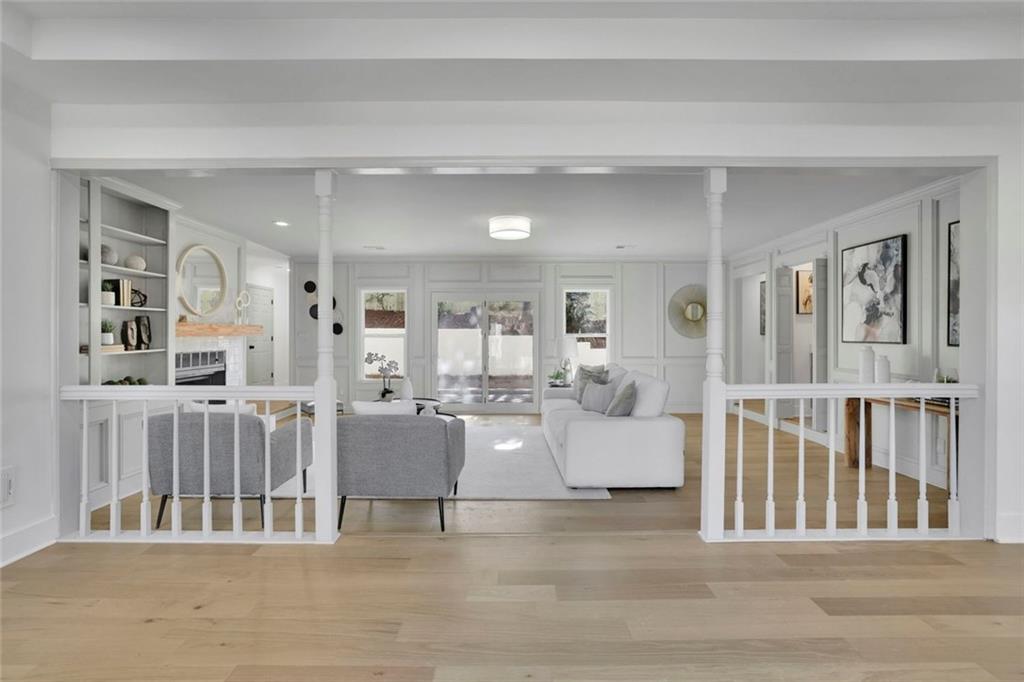 2552 Hollycreek Drive NE