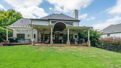 A home in Dacula