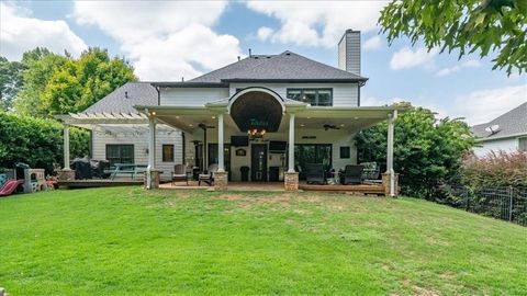 A home in Dacula