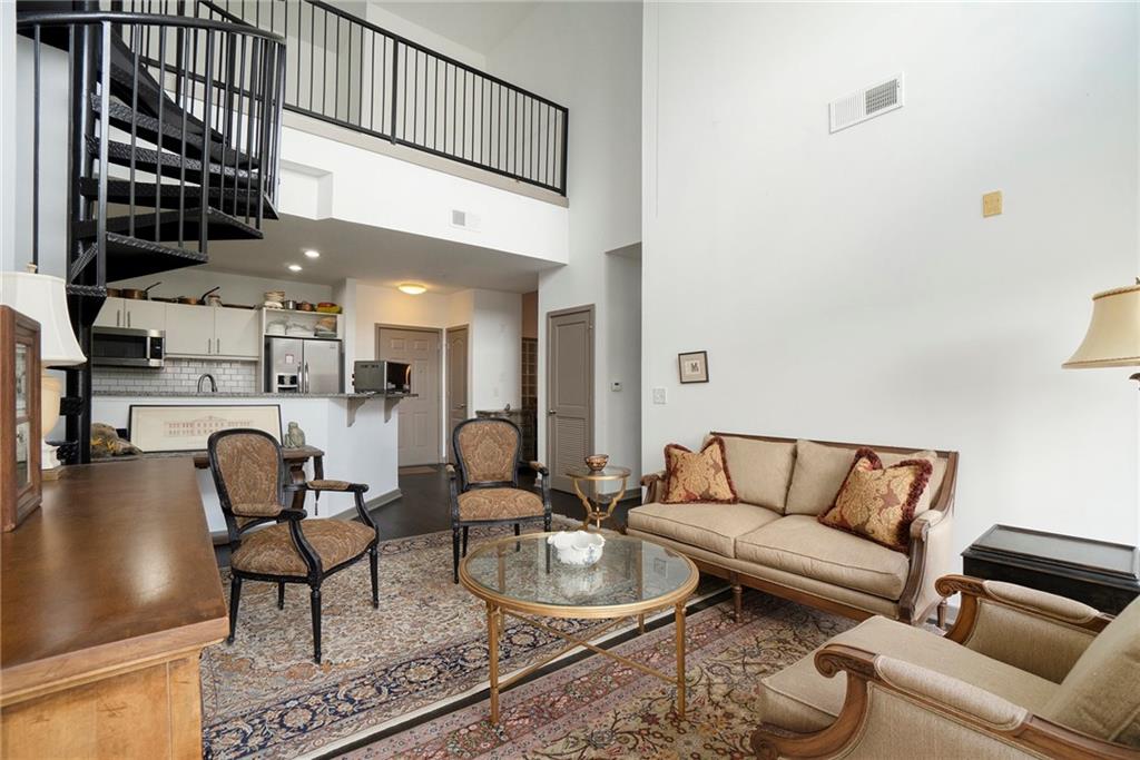 390 17th Street NW 6013