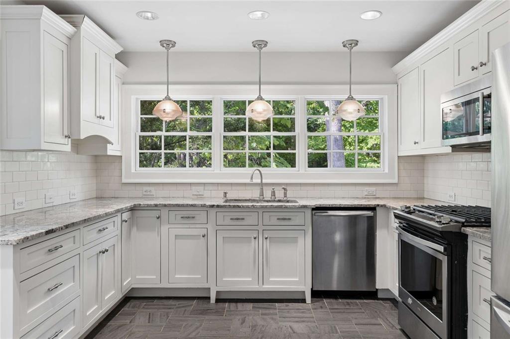 1973 Westminster Way NE