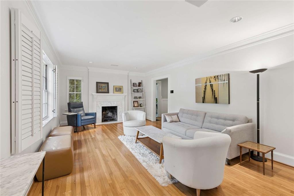 1973 Westminster Way NE