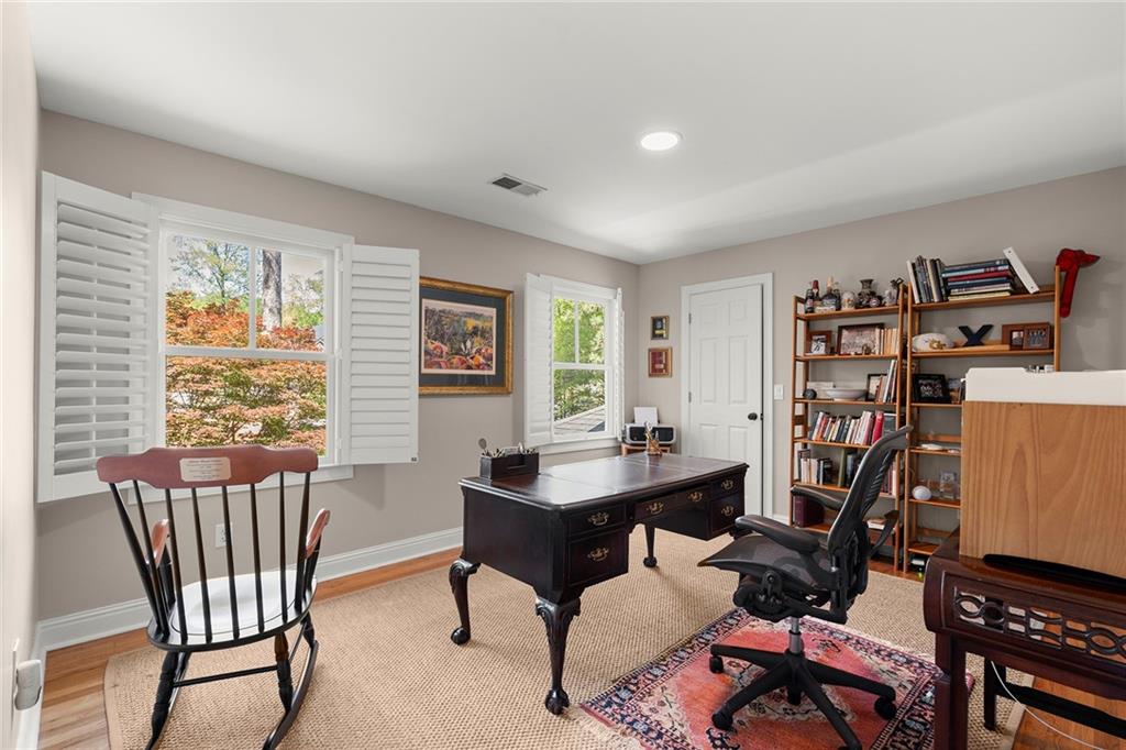 5515 Cross Gate Court, Sandy Springs, Georgia image 29