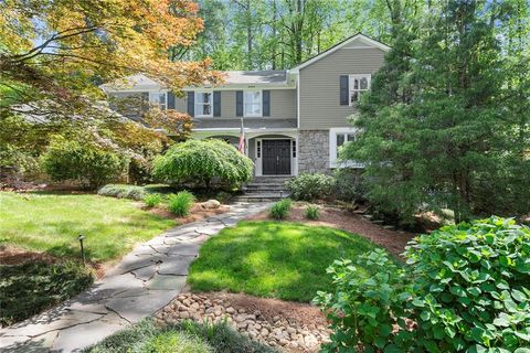 Photo of 5515 Cross Gate Court, Sandy Springs, GA 30327 (MLS # 7556625)