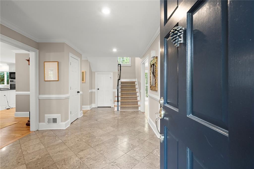 5515 Cross Gate Court, Sandy Springs, Georgia image 6