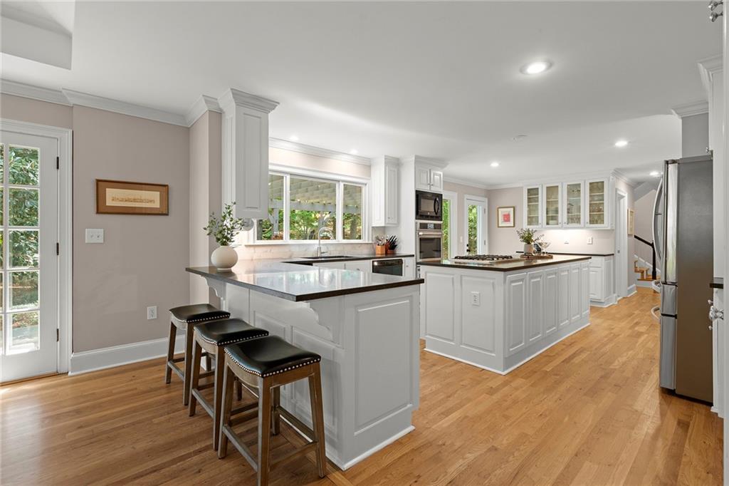 5515 Cross Gate Court, Sandy Springs, Georgia image 16