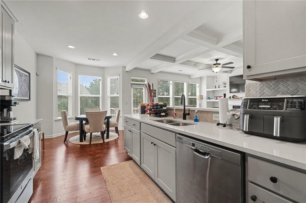 844 Venture Way