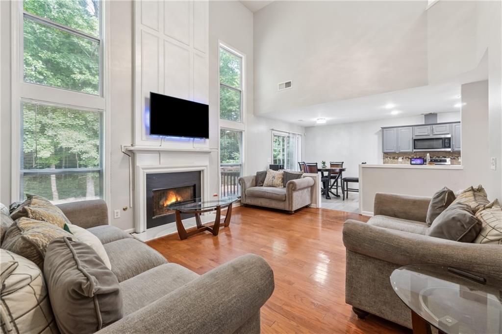 2000 Maple Ridge Court NW