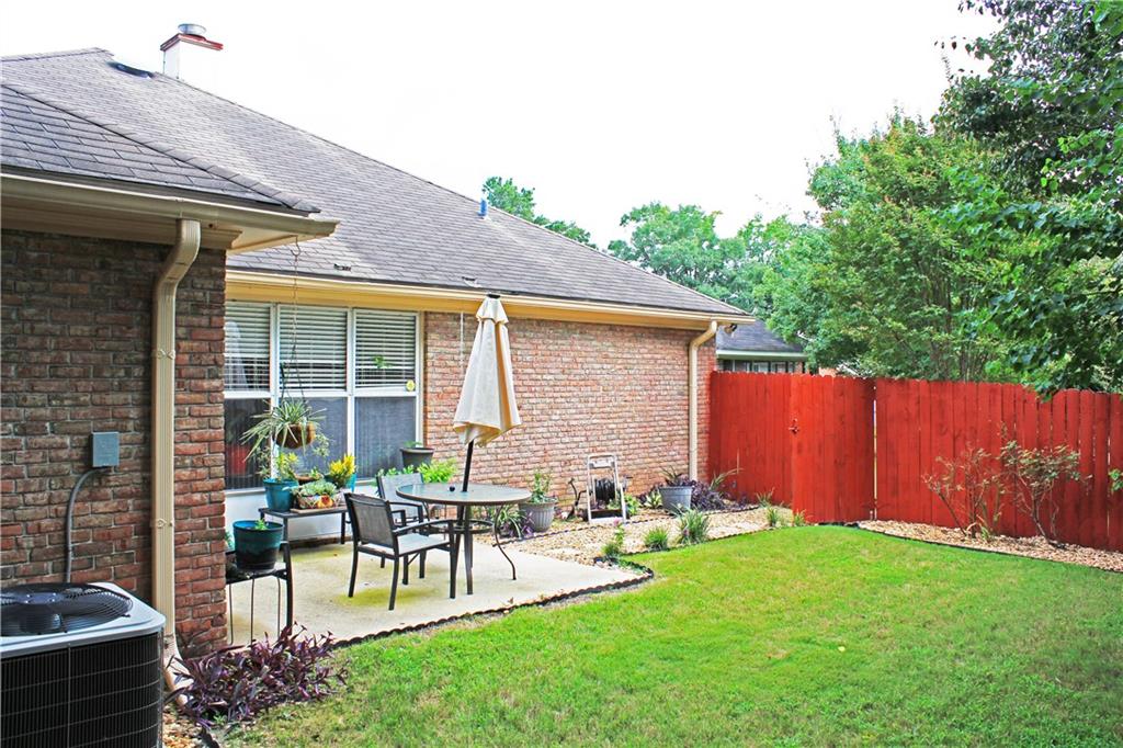 4047 Sealy Lane