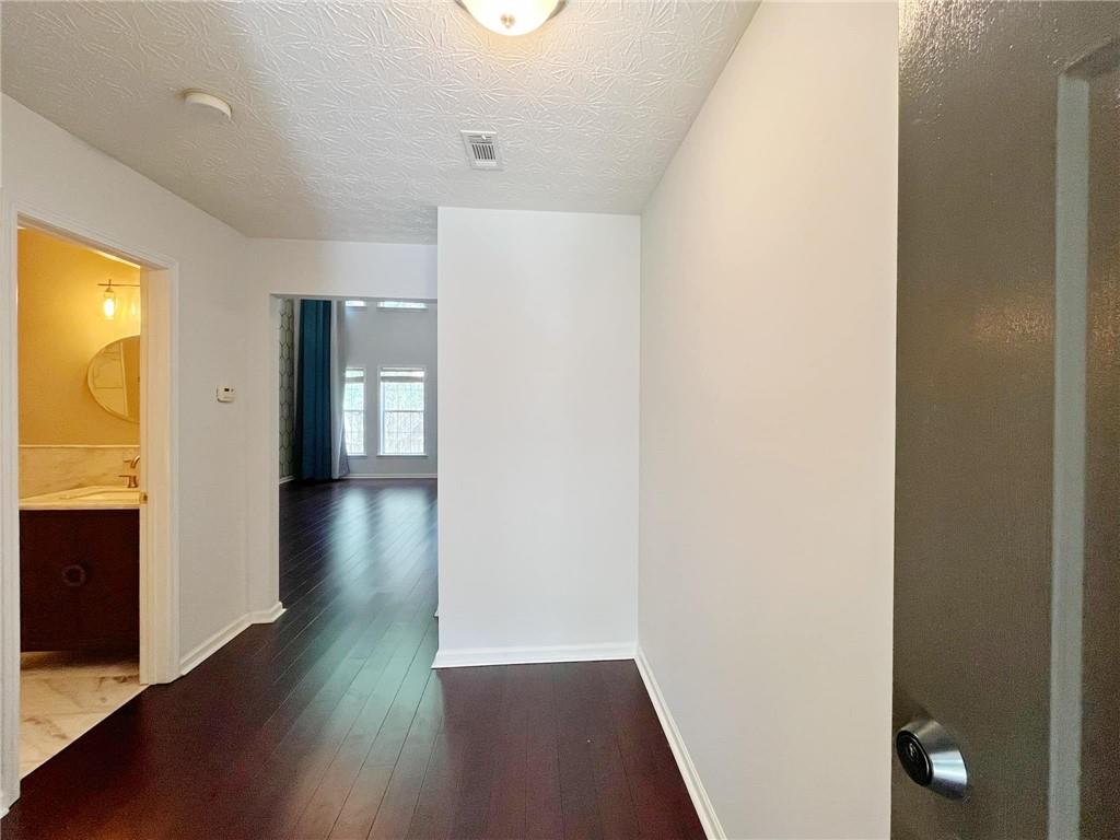 1421 Gates Circle, Atlanta, Georgia image 5