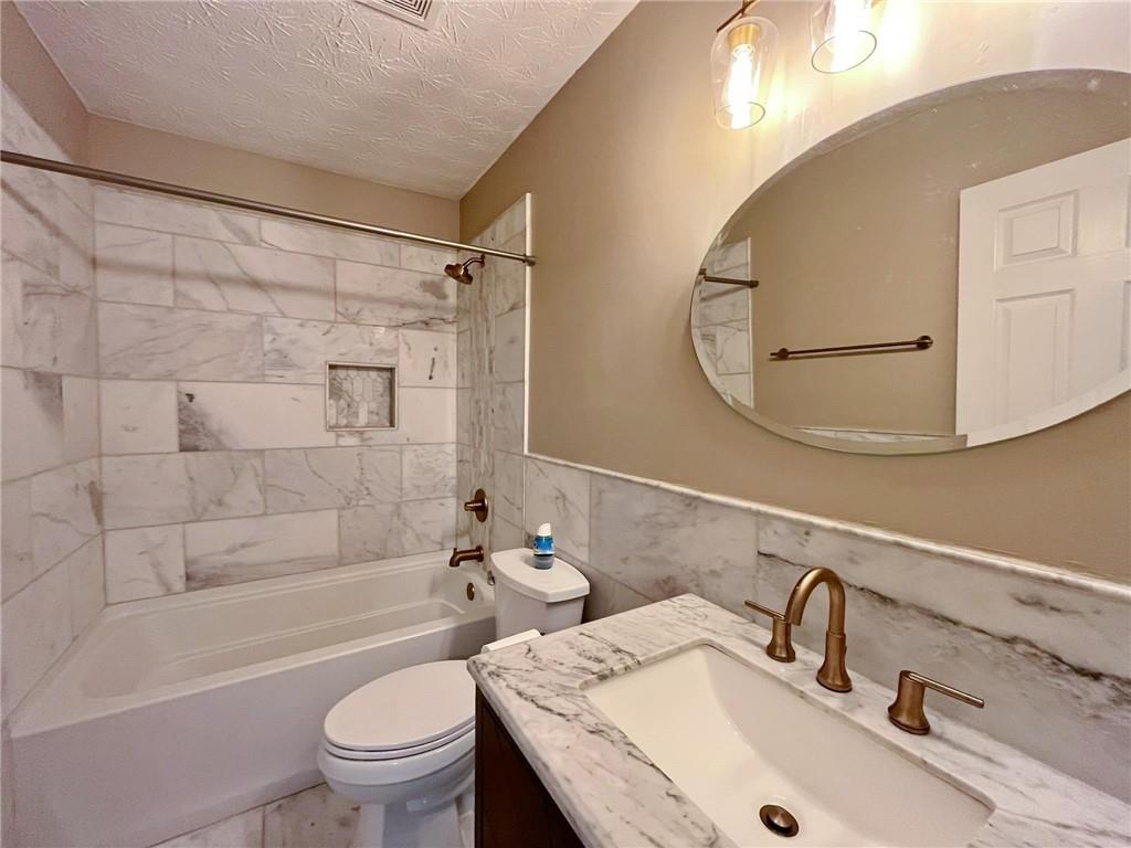 1421 Gates Circle, Atlanta, Georgia image 8
