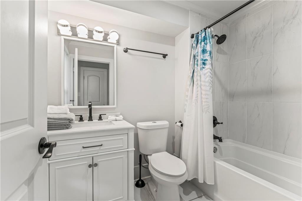 1129 Graymont Drive, Atlanta, Georgia image 32
